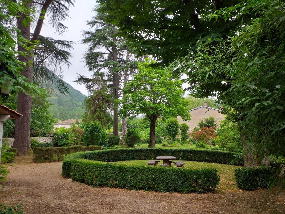 Bed and Breakfast Le Jardin Secret Сент-Антонен Экстерьер фото